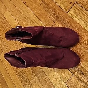 JustFab Booties Size 9.5 Burgundy Color